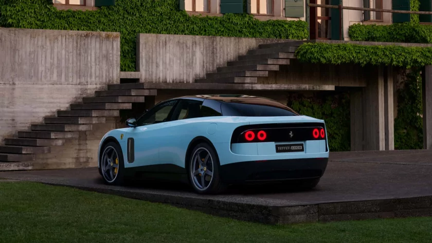 Ferrari представила первый в истории компании электрокар Luce: её облик разработал дизайнер оригинального iPhone