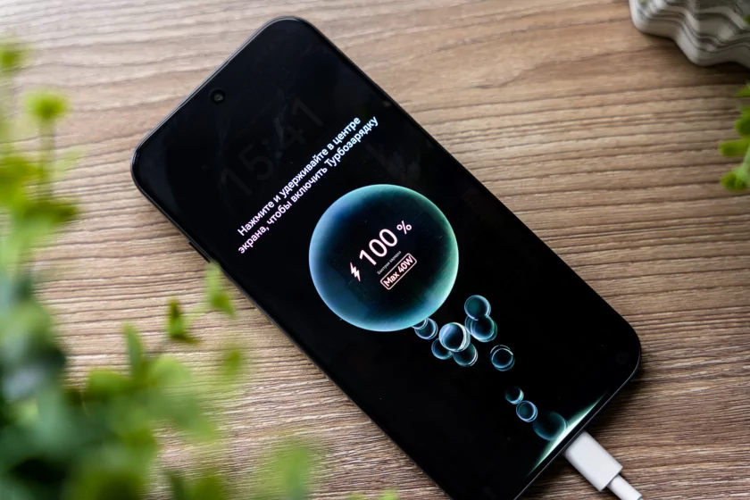 Не гнётся, живёт два дня и круто снимает: обзор HUAWEI nova 15 Max
