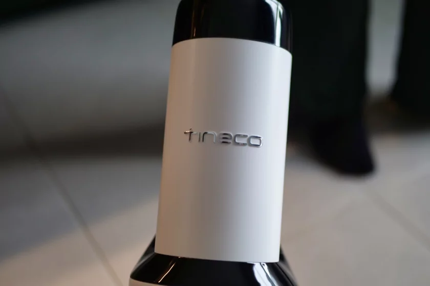 Убирает под углом 180°, моет полы и стоит недорого: обзор Tineco Floor One S6 Stretch Max