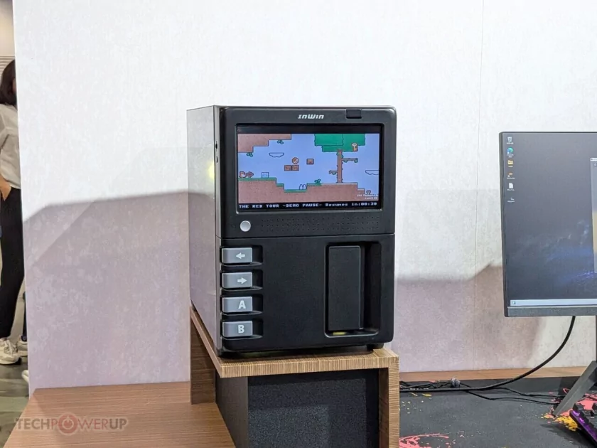 InWin представила корпус-аркаду GX-285 со встроенными дисплеем и геймпадом