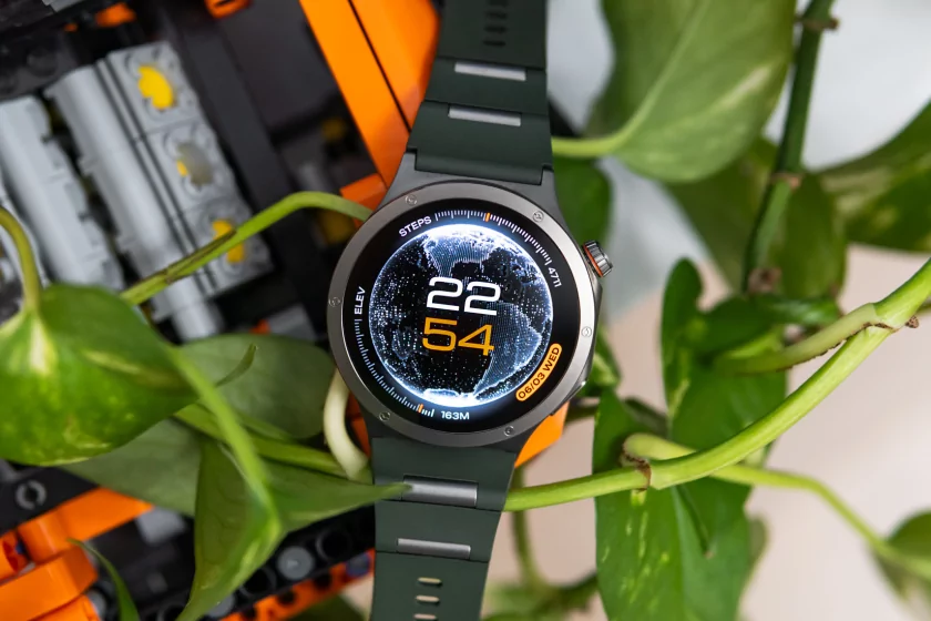 Максимум функций без оверпрайса: обзор OnePlus Watch 4 с двумя процессорами и сапфировым стеклом — Экран. 1