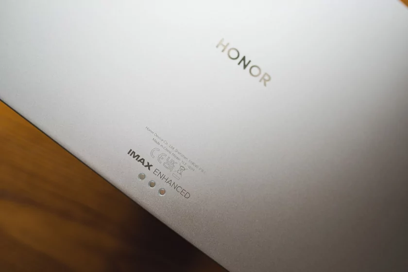 165 Гц, ультратонкий корпус и продвинутая многозадачность: обзор HONOR MagicPad 4 — Дизайн. 6