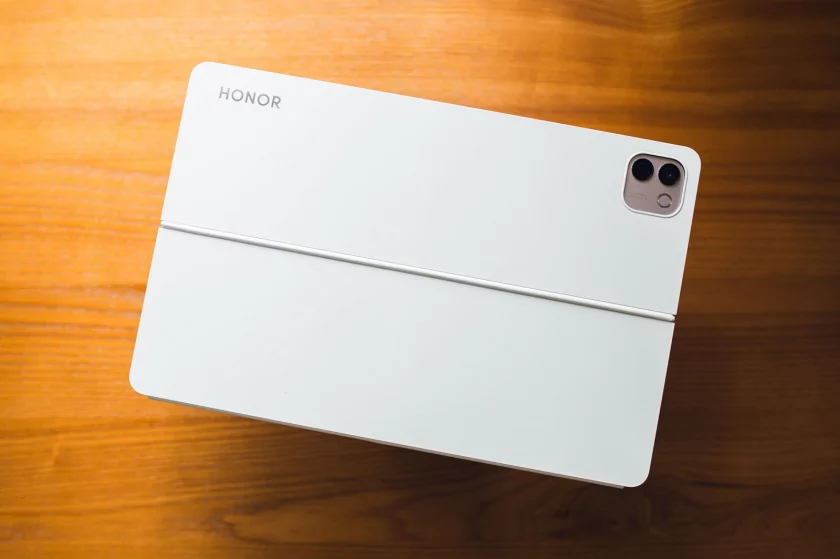 165 Гц, ультратонкий корпус и продвинутая многозадачность: обзор HONOR MagicPad 4 — Дизайн. 7