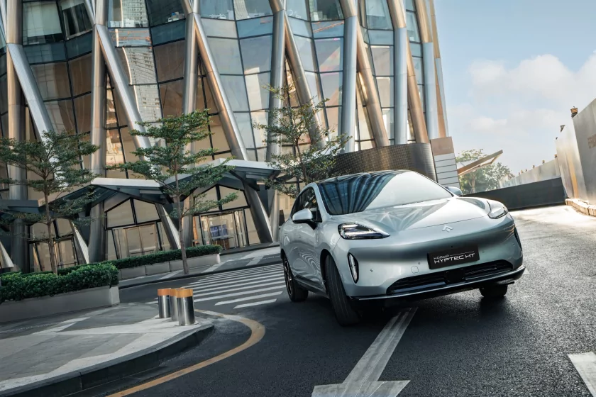 В России уже можно предзаказать премиальный электрокроссовер GAC Hyptec HT — от 5 999 000 рублей
