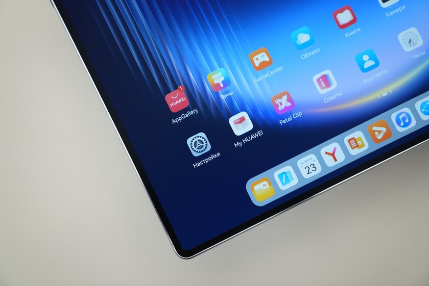 Превращается в ноутбук и отлично снимает: обзор планшета HUAWEI MatePad Pro Max — Дизайн корпуса. 5