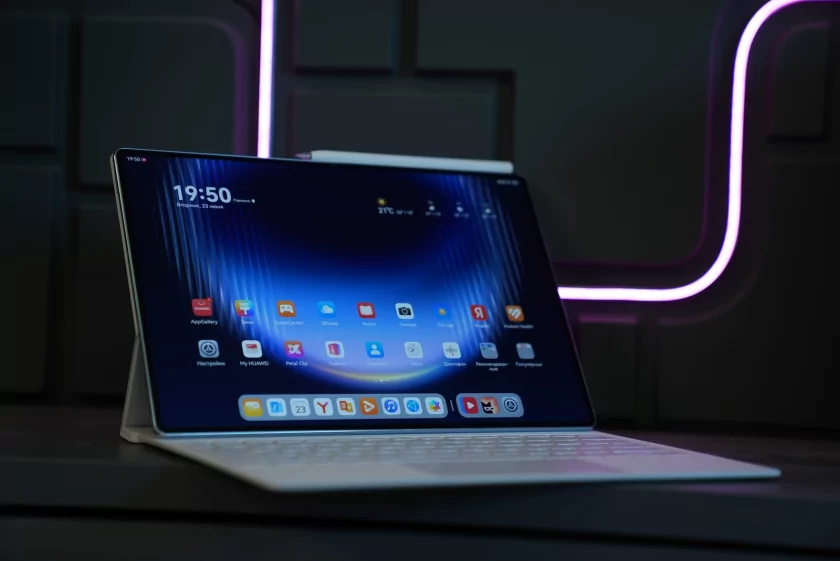 Превращается в ноутбук и отлично снимает: обзор планшета HUAWEI MatePad Pro Max — Дисплей. 9
