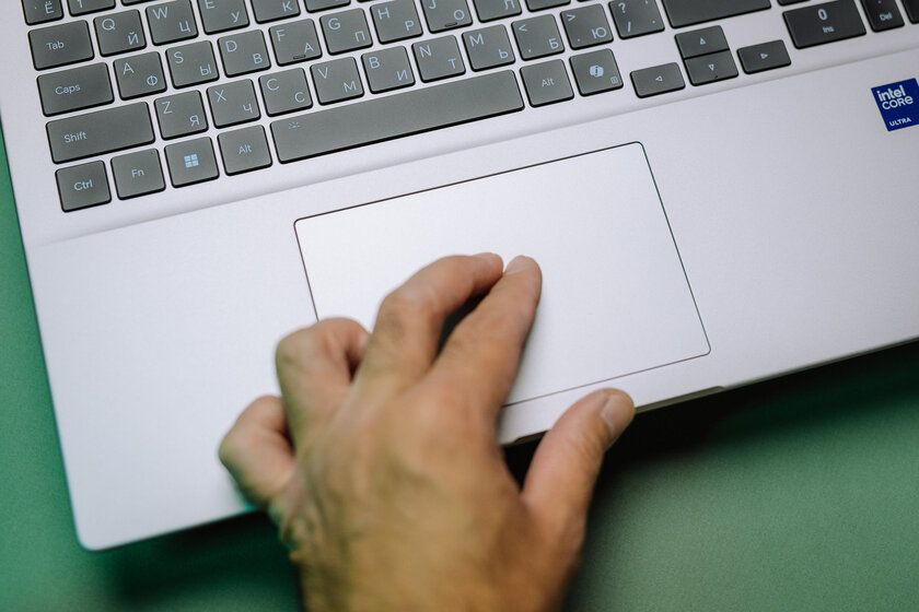 Прочный ноутбук с внушительным временем автономной работы: обзор HONOR MagicBook 16 2026 — Клавиатура и тачпад. 5