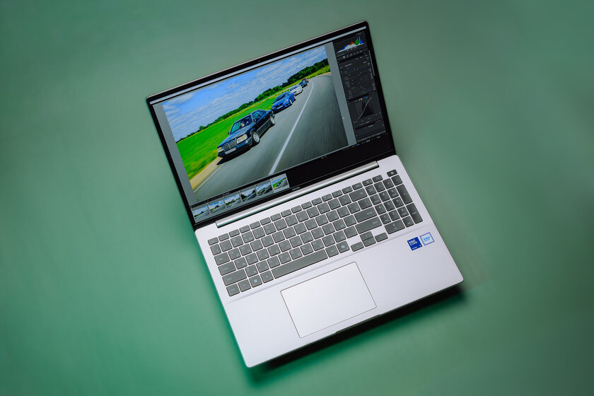 Прочный ноутбук с внушительным временем автономной работы: обзор HONOR MagicBook 16 2026 — Дисплей. 3