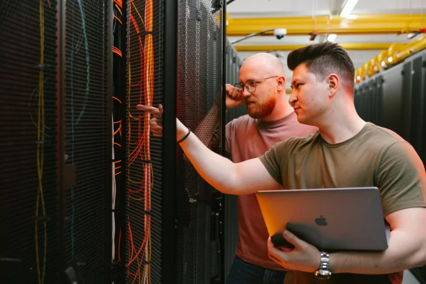 Новая серверная ОС Selectel: Debian 13 и подготовка к сертификации ФСТЭК