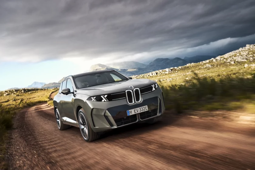 BMW представила первый электрический X5 и модификацию на водороде: выглядит необычно