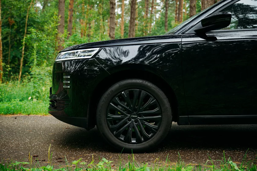 Никаких кнопок, вайбы Mercedes и 92‑й бензин: обзор «народного» Jaecoo J6 — В путь. 4
