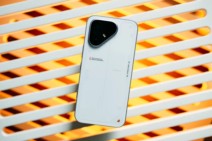 Дополнительная кнопка, мини-экран и батарея на 6 лет: обзор TECNO POVA 8 Pro 5G