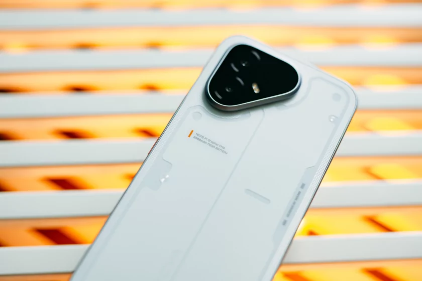 Дополнительная кнопка, мини-экран и батарея на 6 лет: обзор TECNO POVA 8 Pro 5G — Дизайн корпуса. 3