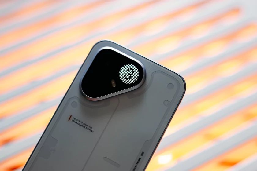 Дополнительная кнопка, мини-экран и батарея на 6 лет: обзор TECNO POVA 8 Pro 5G — Дизайн корпуса. 11