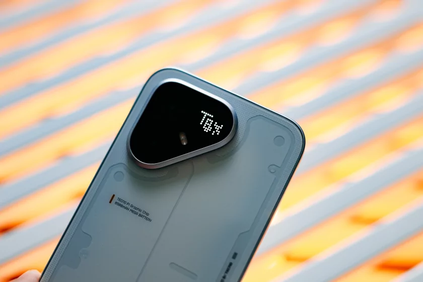 Дополнительная кнопка, мини-экран и батарея на 6 лет: обзор TECNO POVA 8 Pro 5G — Дизайн корпуса. 14