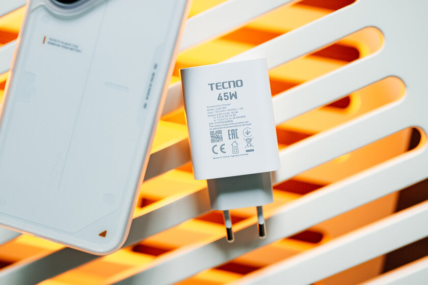 Дополнительная кнопка, мини-экран и батарея на 6 лет: обзор TECNO POVA 8 Pro 5G — Автономность и зарядка. 2