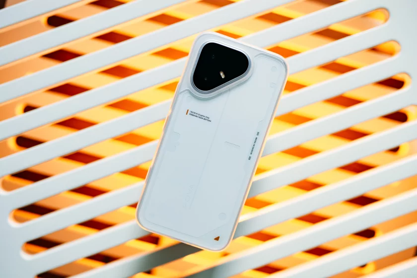 Дополнительная кнопка, мини-экран и батарея на 6 лет: обзор TECNO POVA 8 Pro 5G — Дизайн корпуса. 20