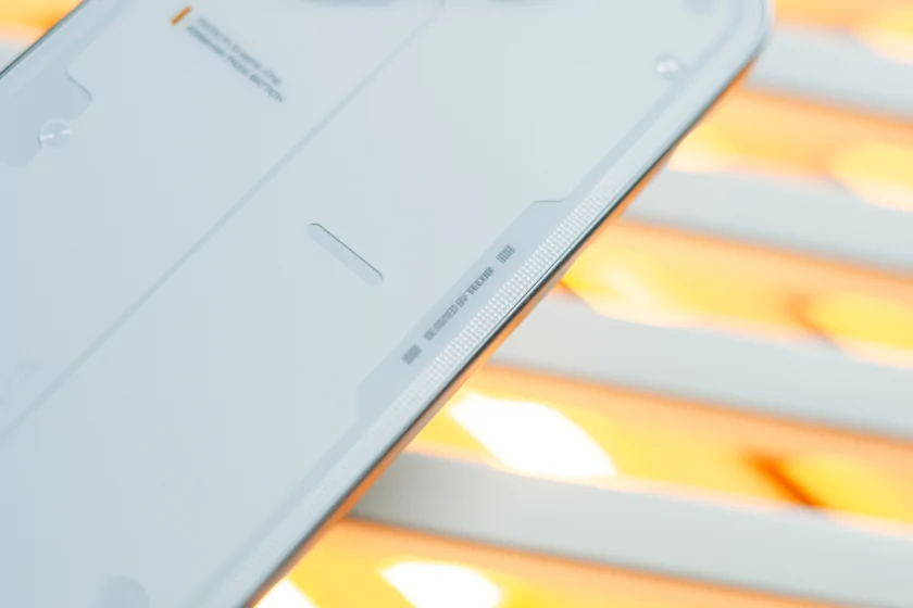 Дополнительная кнопка, мини-экран и батарея на 6 лет: обзор TECNO POVA 8 Pro 5G — Дизайн корпуса. 1