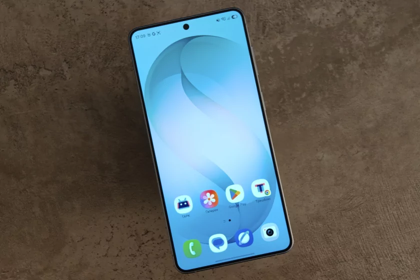 Приличное время автономной работы, отличная камера и не только: обзор Samsung Galaxy S26+ — Дизайн. 1