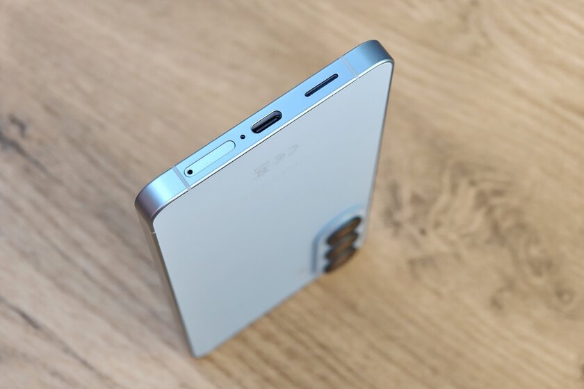 Приличное время автономной работы, отличная камера и не только: обзор Samsung Galaxy S26+ — Автономность и зарядка. 2