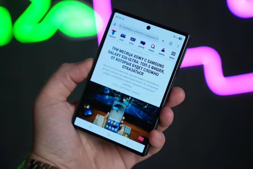 Складной смартфон в совершенно новом форм-факторе: обзор Samsung Galaxy Z Fold8 — Дисплеи. 4