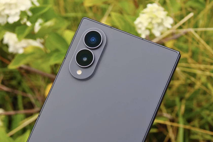 Складной смартфон в совершенно новом форм-факторе: обзор Samsung Galaxy Z Fold8 — Дизайн корпуса. 2