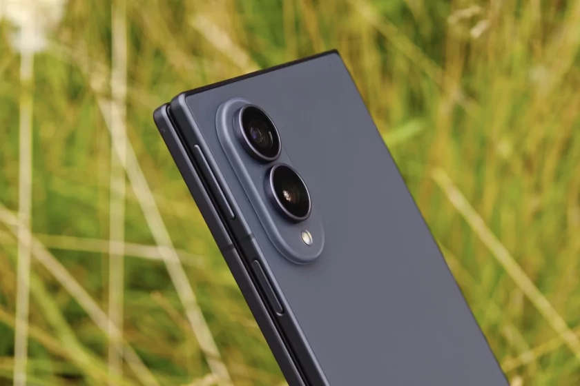 Складной смартфон в совершенно новом форм-факторе: обзор Samsung Galaxy Z Fold8 — Дизайн корпуса. 3
