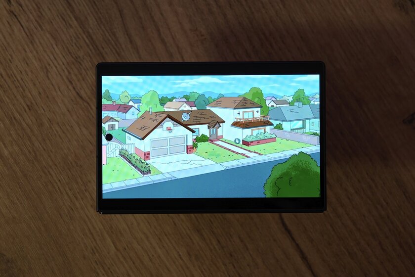 Складной смартфон в совершенно новом форм-факторе: обзор Samsung Galaxy Z Fold8 — Дисплеи. 5