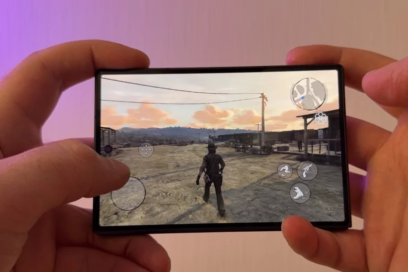 Складной смартфон в совершенно новом форм-факторе: обзор Samsung Galaxy Z Fold8 — Дисплеи. 6