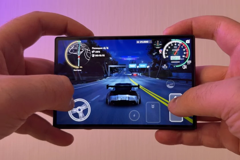 Складной смартфон в совершенно новом форм-факторе: обзор Samsung Galaxy Z Fold8 — Дисплеи. 7