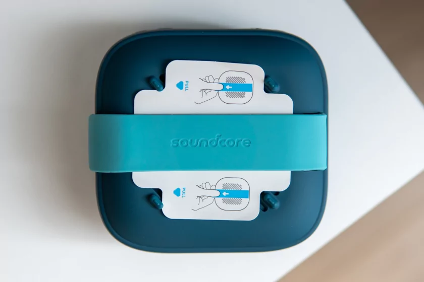 Портативная колонка с ремешком и функциями повербанка: обзор Soundcore Boom Go 3i — Дизайн корпуса. 10