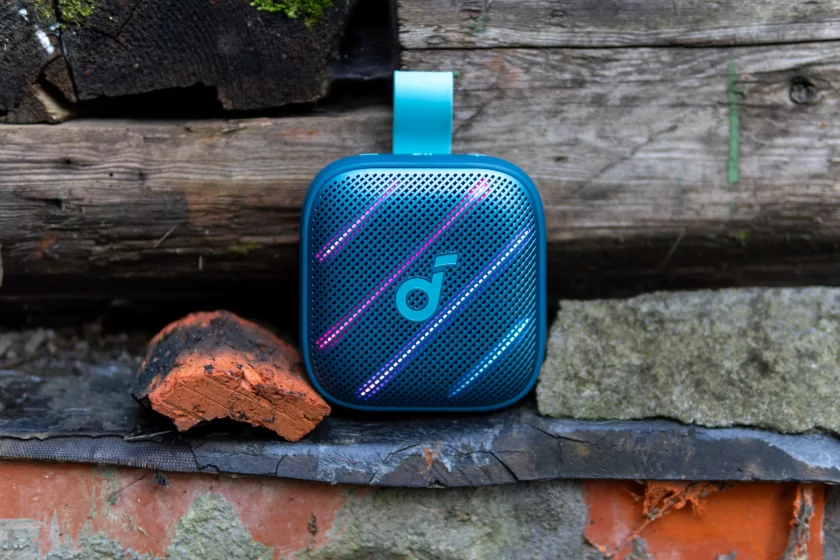 Портативная колонка с ремешком и функциями повербанка: обзор Soundcore Boom Go 3i — Дизайн корпуса. 11