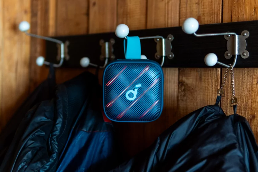 Портативная колонка с ремешком и функциями повербанка: обзор Soundcore Boom Go 3i — Звучание. 1