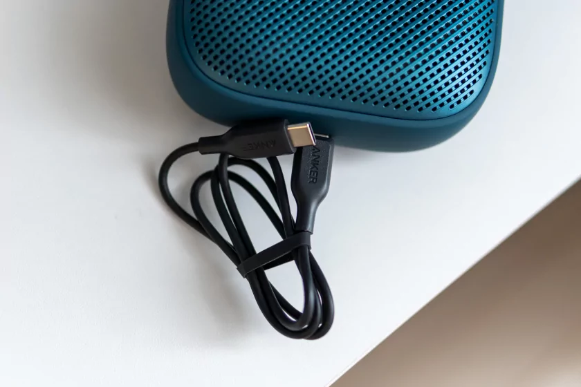 Портативная колонка с ремешком и функциями повербанка: обзор Soundcore Boom Go 3i — Автономность и зарядка. 2