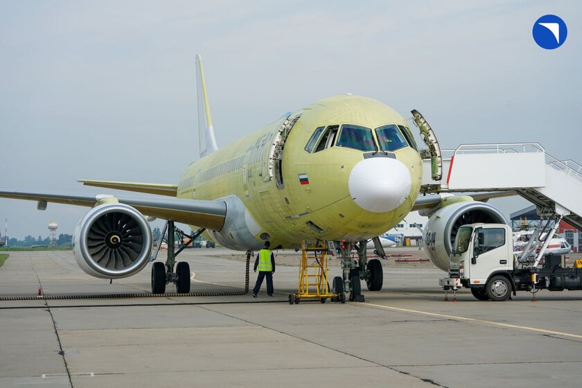 Первый серийный полностью импортозамещённый самолёт МС-21 впервые поднялся в воздух