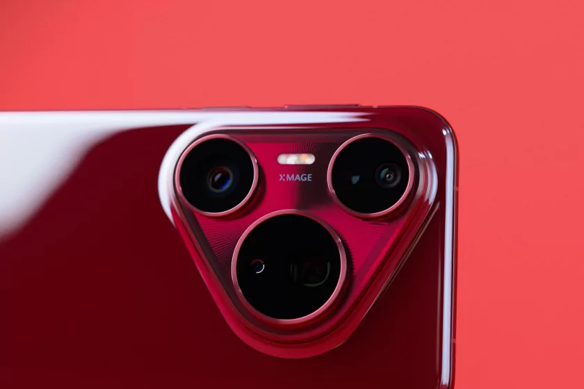 История развития фотографии в смартфонах HUAWEI: от тройной камеры до механической переменной диафрагмы