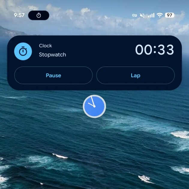 В Google Clock 9.0 для таймера и секундомера появились интерактивные уведомления: вот как выглядят