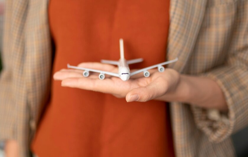 У S7 Airlines появился официальный чат-бот в MAX — можно купить билет и получить поддержку