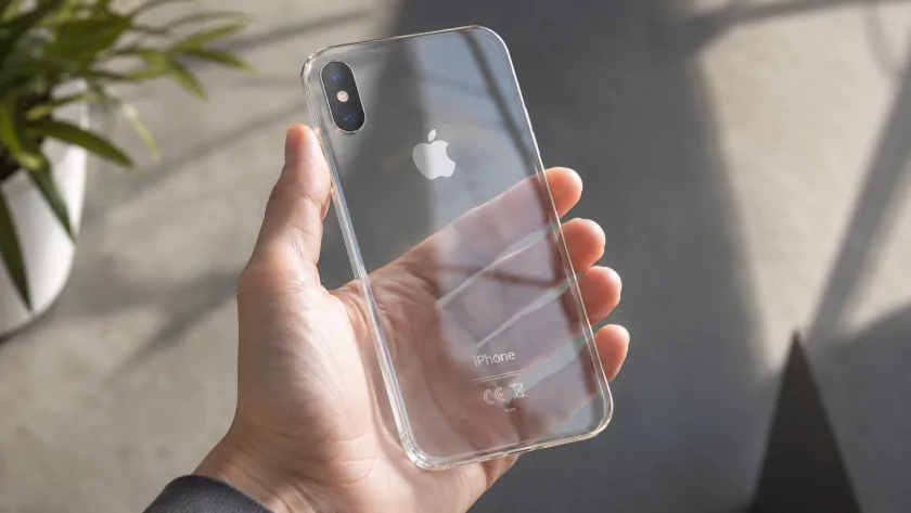 Apple выпустит «стеклянный» iPhone в 2027 году — Bloomberg