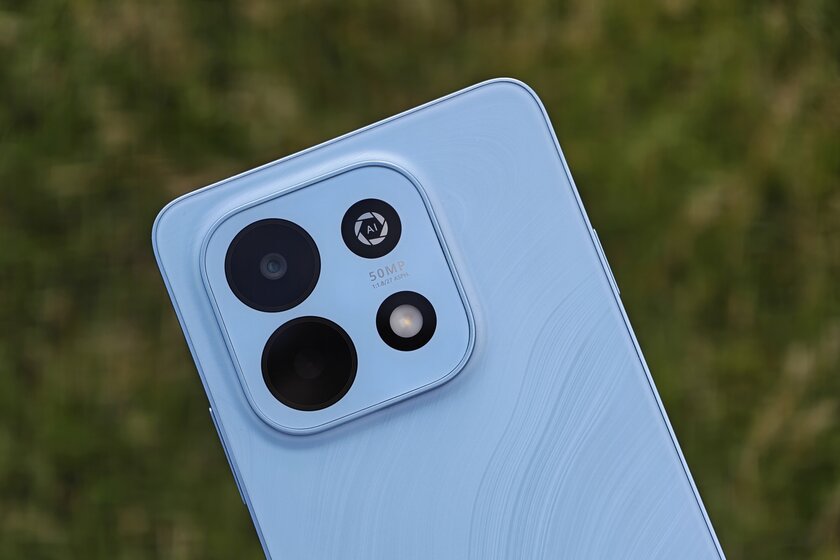 Никаких фейковых камер и глючных датчиков: обзор бюджетного HUAWEI nova Y74