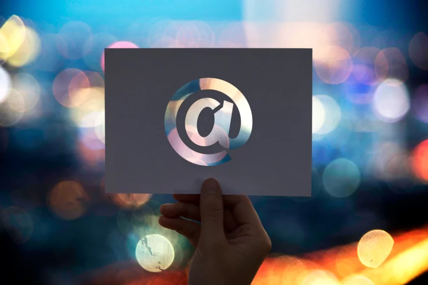 В доменах .RU и.РФ появилась поддержка полностью кириллических email-адресов