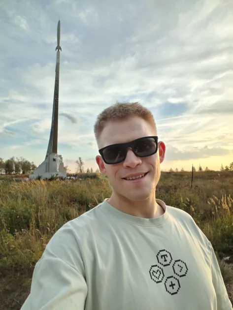 До трёх дней автономности, необычный дизайн и классная камера: обзор iQOO Z11 5G