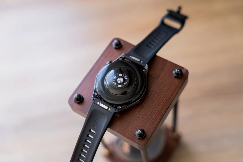 21 день без розетки и личный тренер-панда: обзор HUAWEI WATCH GT 7 — Дизайн корпуса. 3
