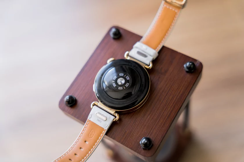 21 день без розетки и личный тренер-панда: обзор HUAWEI WATCH GT 7 — Дизайн корпуса. 4