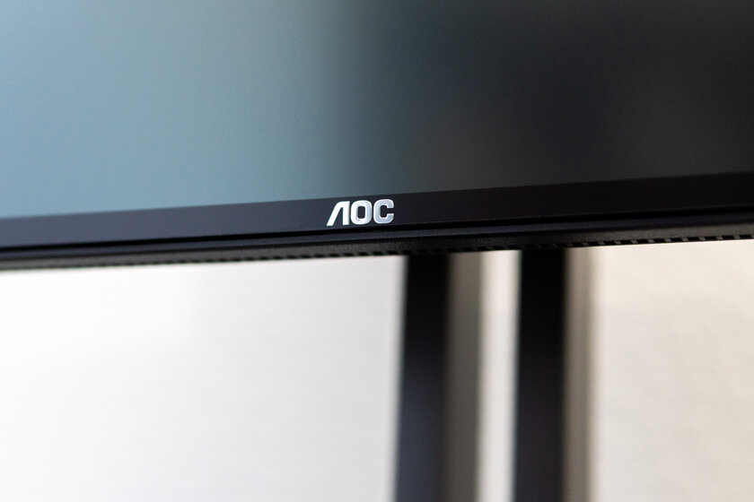 Монитор, который продумали до мелочей: обзор 4K-красавца AOC U27U3CV — Дизайн корпуса. 1