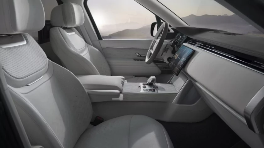 Представлен первый в истории электрический Range Rover: роскошный и напичканный технологиями