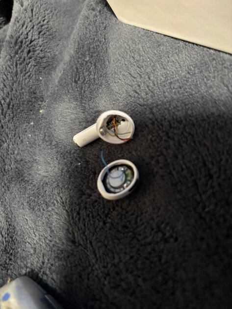 Владелец AirPods Pro 3 узнал, что приобрёл подделку только после поломки наушников