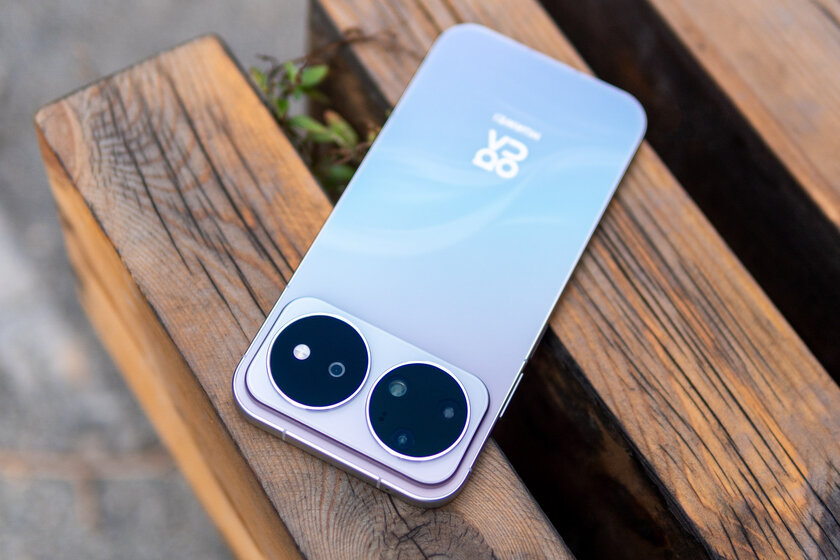 200 Мп, два дня на одной зарядке и немного ИИ: обзор HUAWEI nova 16s Pro