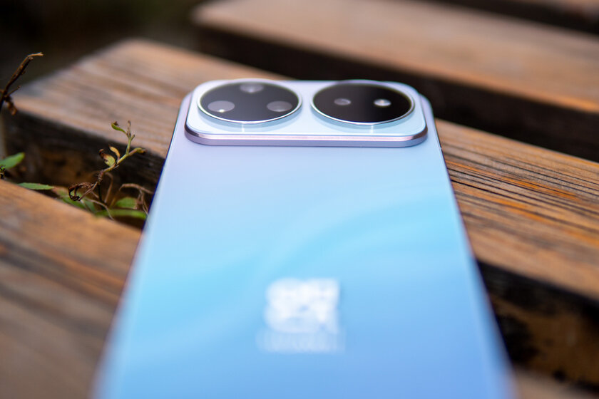 200 Мп, два дня на одной зарядке и немного ИИ: обзор HUAWEI nova 16s Pro