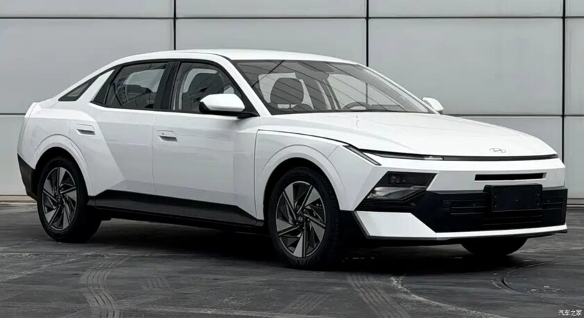Китайская Hyundai Elantra прибавит по 45 мм в длину и ширину